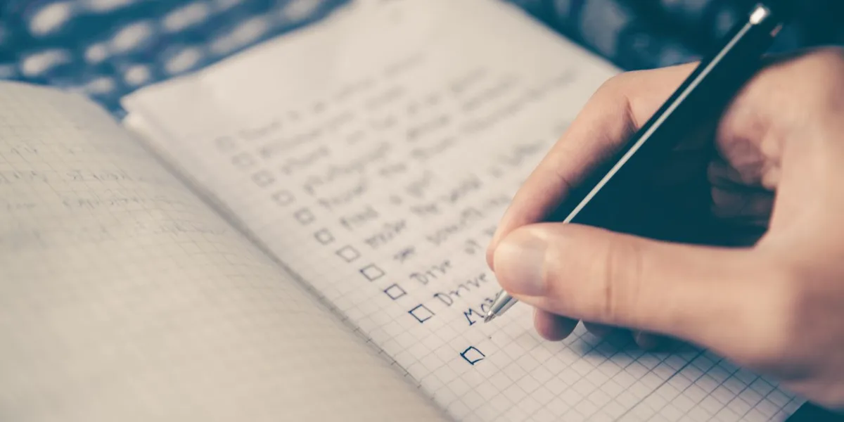 Green4Logistics home moving checklist guide covering boxes and packing before a house removal